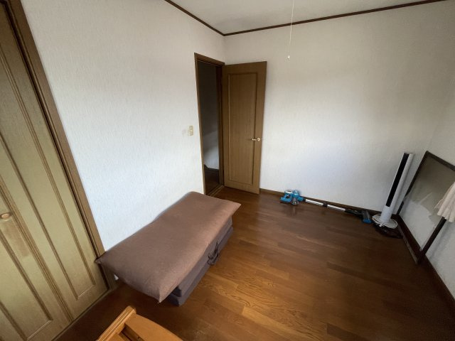 八街市吉倉263中古戸建ての洋室