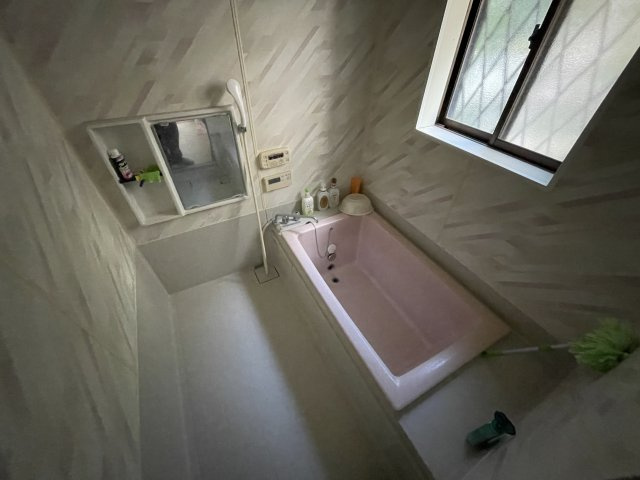 八街市吉倉263中古戸建ての浴室