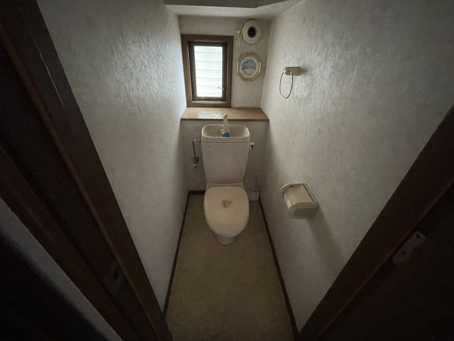 八街市吉倉263中古戸建てのトイレ
