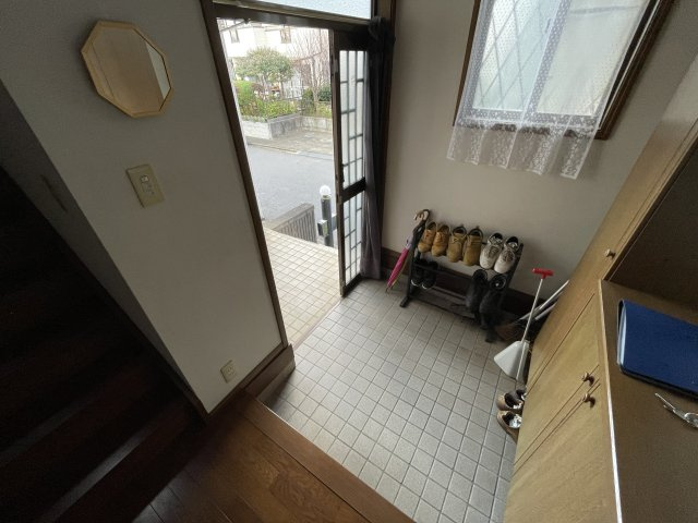 八街市吉倉263中古戸建ての玄関
