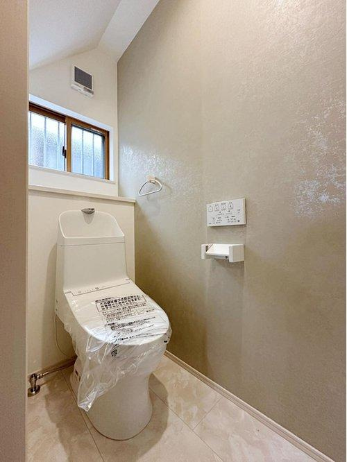 安佐南区八木6丁目のトイレ|1階ウォシュレットトイレ☆
各階にウォシュレットトイレがついています♪