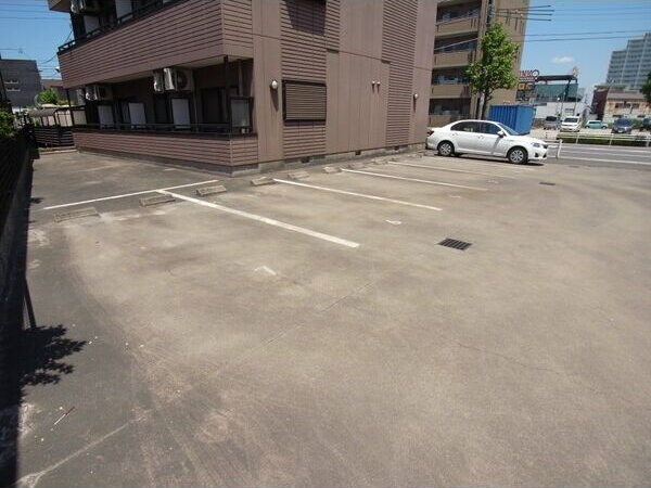 オーシャンTの駐車場