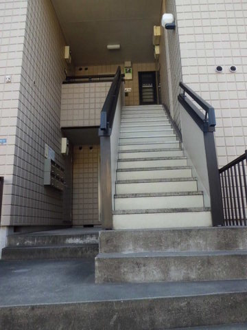 メゾンルミエールのロビー|共用階段