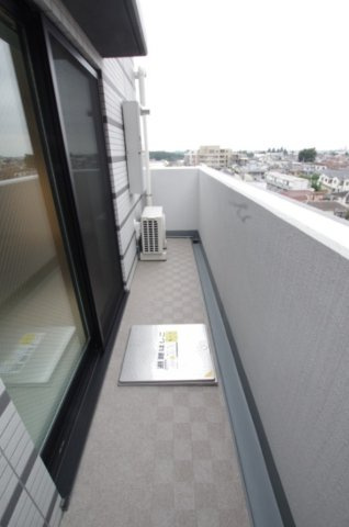 ブライズ方南町のバルコニー|開放的で明るい空間を演出してくれるバルコニーです　別部屋参照