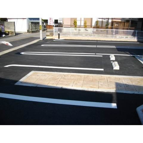 パストラーレの駐車場