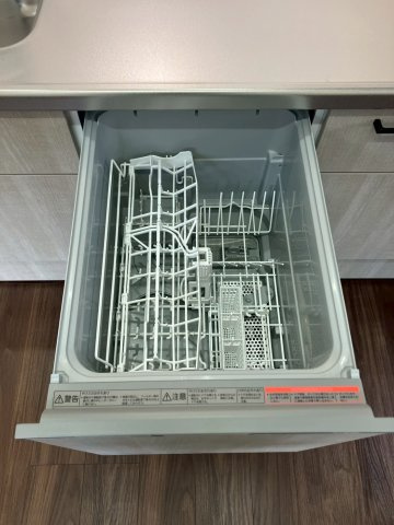 宇多津町津の郷　LDK19.3帖のリフォーム戸建の設備|システムキッチンに食洗機付きです。