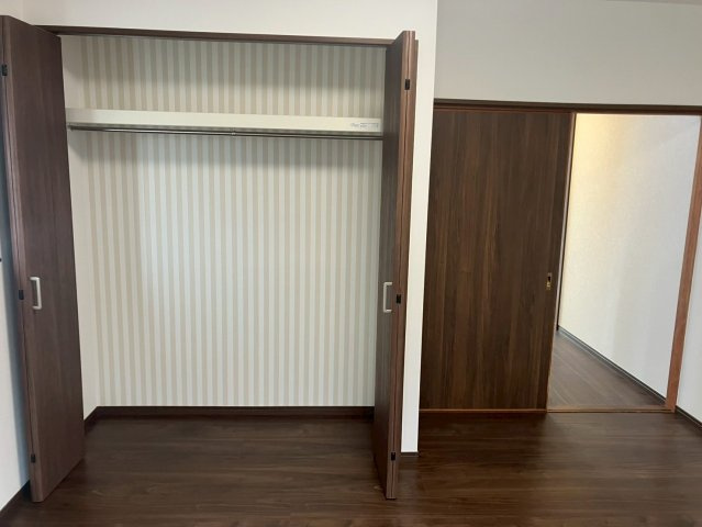 宇多津町津の郷　LDK19.3帖のリフォーム戸建の洋室|２階洋室（リフォーム前）