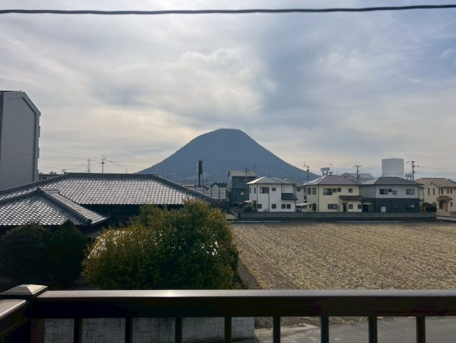 宇多津町津の郷　LDK19.3帖のリフォーム戸建の展望|飯野山がきれいに見えるロケーションです。