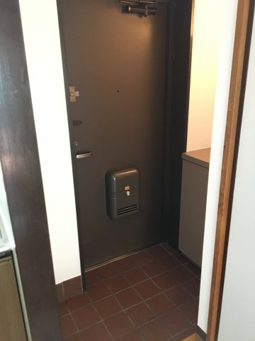 インシャラー根津の玄関