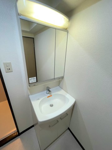 インシャラー根津の洗面所