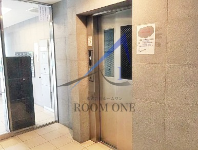 レオーネ綾瀬のその他共用部分|共用エレベーターです。