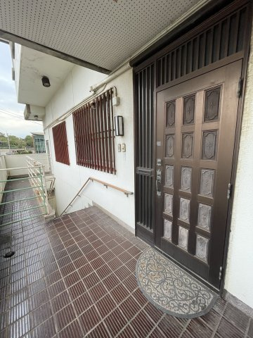 和歌山市吹上2丁目・店付住宅・54721の玄関