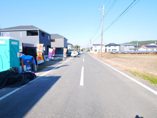 【前面道路含む現地写真】 | 東金市台方第9  新築戸建 3号棟 | 令和7年12月築 オール電化 4LDK  リビング約16.2帖 東金市立城西小学校徒歩約8分 上下水