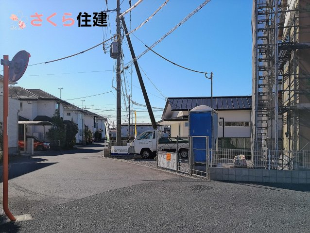 リーブルガーデン宇都宮細谷第7　3号棟の前面道路含む現地写真|駐車場は最大3台駐車が可能です◎