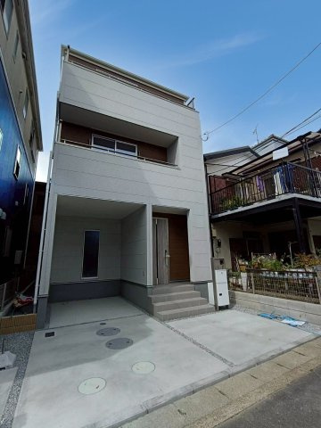 八潮市　大瀬　新築戸建　全1棟の駐車場|施工例です