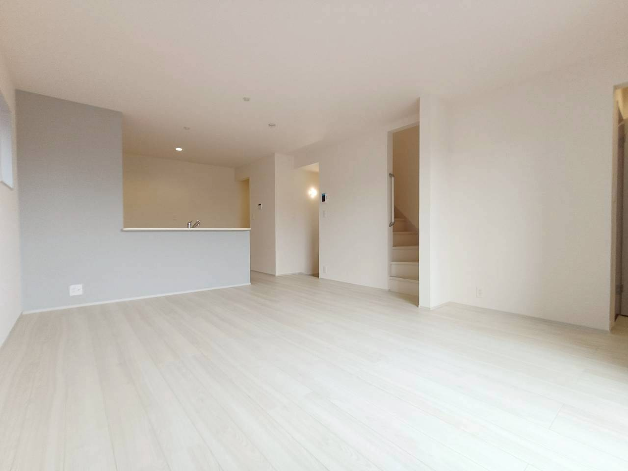 八潮市　大瀬　新築戸建　全1棟の居間・リビング|施工例です