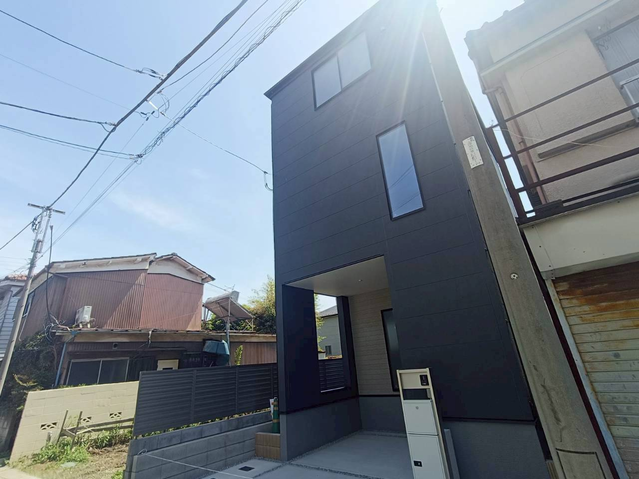 八潮市　大瀬　新築戸建　全1棟の前面道路含む現地写真|前面道路含む現地写真です