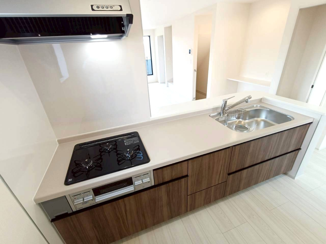 八潮市　大瀬　新築戸建　全1棟のキッチン|誰もが使いやすいデザインにこだわったキッチンです