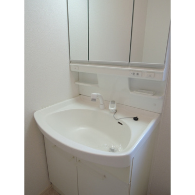 【洗面所】 | コルティーレ羽沢 | 人気の三面鏡付き独立洗面台♪