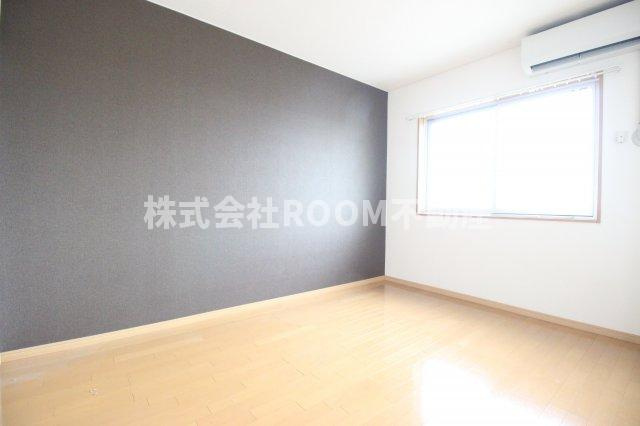 ライトプレイスの寝室|使い勝手のいい寝室です