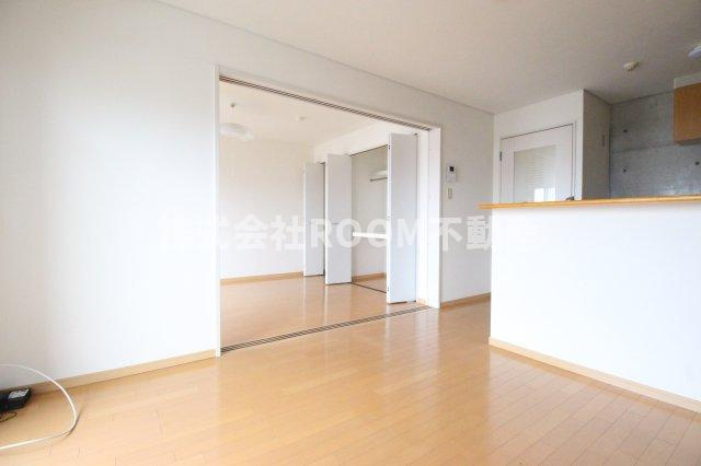 ライトプレイスの居間・リビング|こちらの居間で趣味の時間をお楽しみください