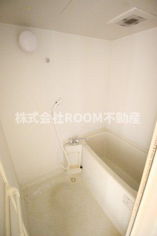 ライトプレイスの浴室|ゆったり過ごせるお風呂です