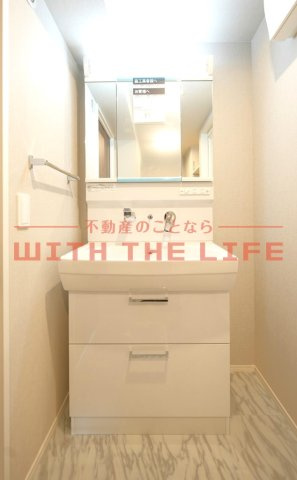 アインス鳥飼【キャッシュバック対象物件】の独立洗面台|独立洗面化粧台が付いています