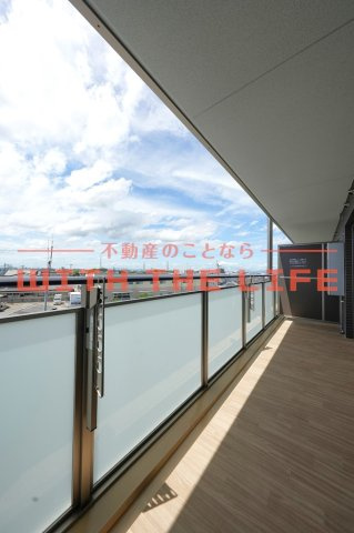 アインス鳥飼【キャッシュバック対象物件】のバルコニー|広々としたバルコニーです