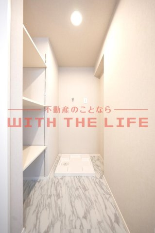 アインス鳥飼【キャッシュバック対象物件】の洗面所|脱衣スペースもあります