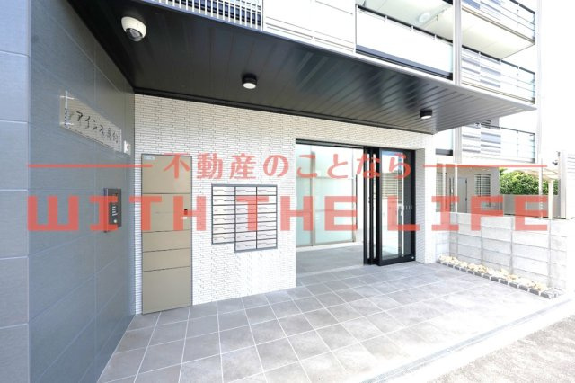 アインス鳥飼【キャッシュバック対象物件】のエントランス|毎日通るエントランスはこのようになっています