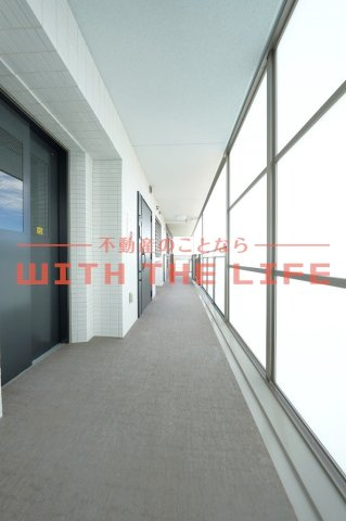 アインス鳥飼【キャッシュバック対象物件】のロビー|ゆとりのあるロビーです