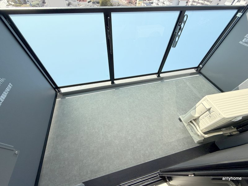 ワールドアイ難波City Gate　仲介手数料無料のバルコニー