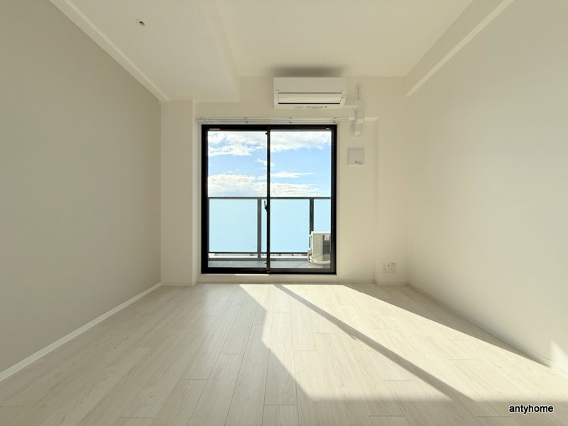 ワールドアイ難波City Gate　仲介手数料無料の居間・リビング