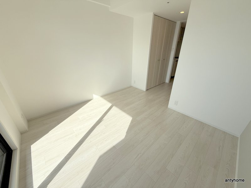 ワールドアイ難波City Gate　仲介手数料無料の洋室