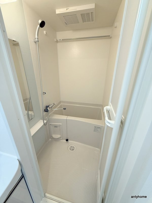 ワールドアイ難波City Gate　仲介手数料無料の浴室