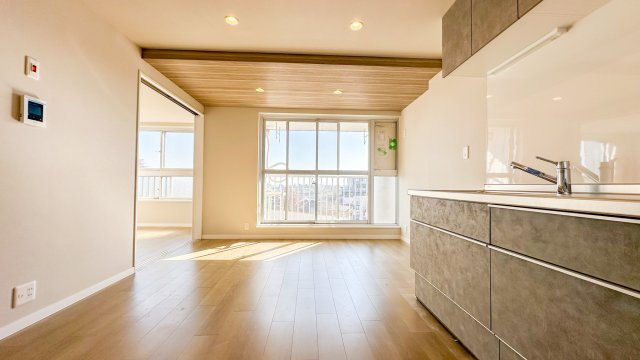 【居間・リビング】 | 東林間コーポラスB棟 5階部分 最上階