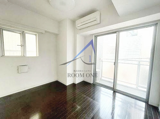 Verona 門前仲町 Lussoの居間・リビング|洋室のお部屋です。