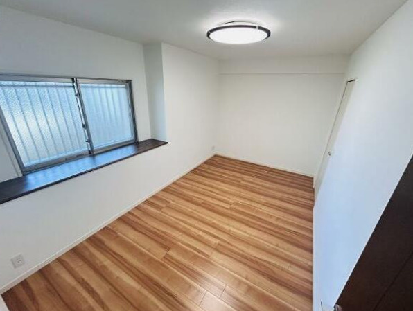 オーヴィジョン照葉アクアテラスの洋室