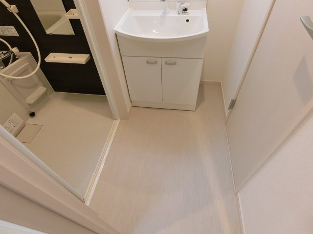 リブリ・リヴェール浦和Aの洗面所|別号室の参考写真です。