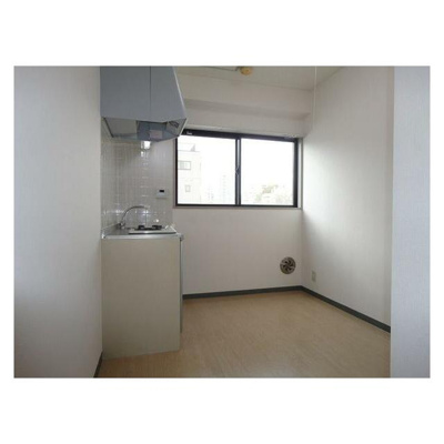 【居間・リビング】 | 兼高ビル | 4.2帖のきれいなDK。