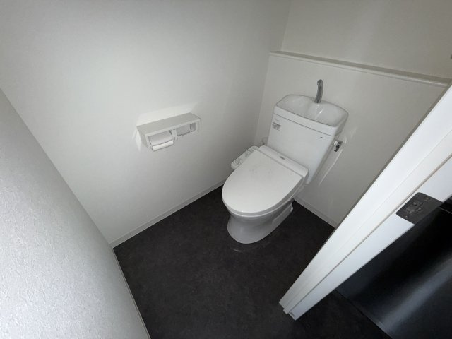玉井町 Garage Houseのトイレ
