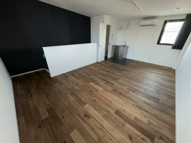 玉井町 Garage Houseの居間・リビング