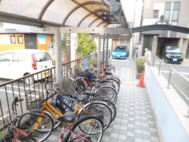 ベルシャトウ西浦和のエントランス