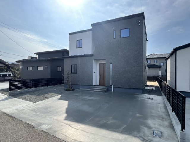 ☆★☆完成見学会開催中☆★☆タスリエＰＬＵＳ田中町（中央）の駐車場