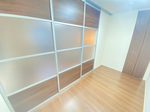 【寝室】 | 洋室①