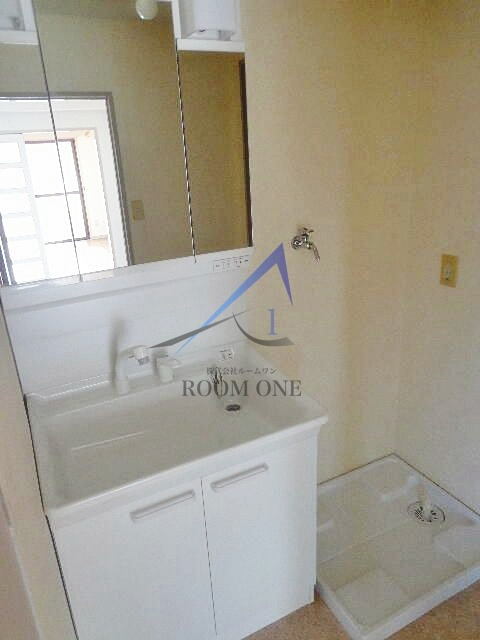 第七小崎ビルの洗面所|洗面台です。