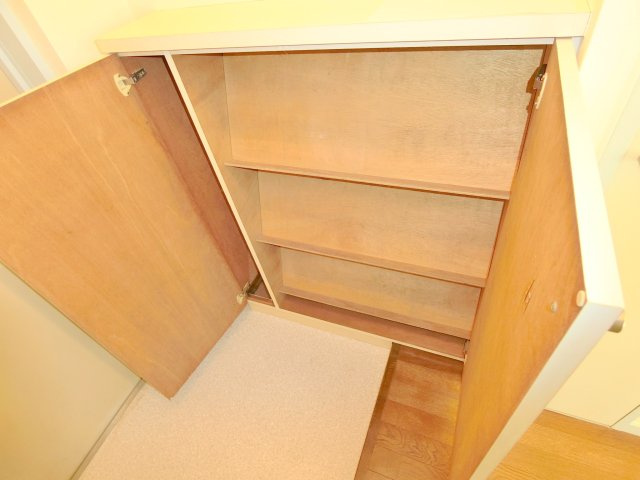 大田区中央分譲マンションの設備|玄関収納