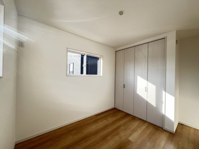 大和高田市大字西坊城全３区画　１号地の洋室|洋室5.2帖　クローゼット付き