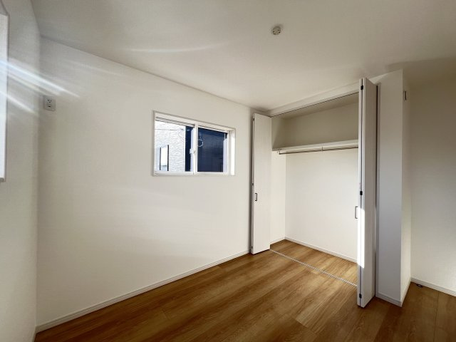 大和高田市大字西坊城全３区画　１号地の洋室|洋室5.2帖　クローゼット付き