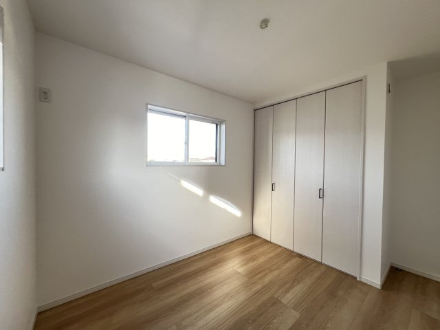 大和高田市大字西坊城全３区画　１号地の洋室|洋室5.2帖　クローゼット付き